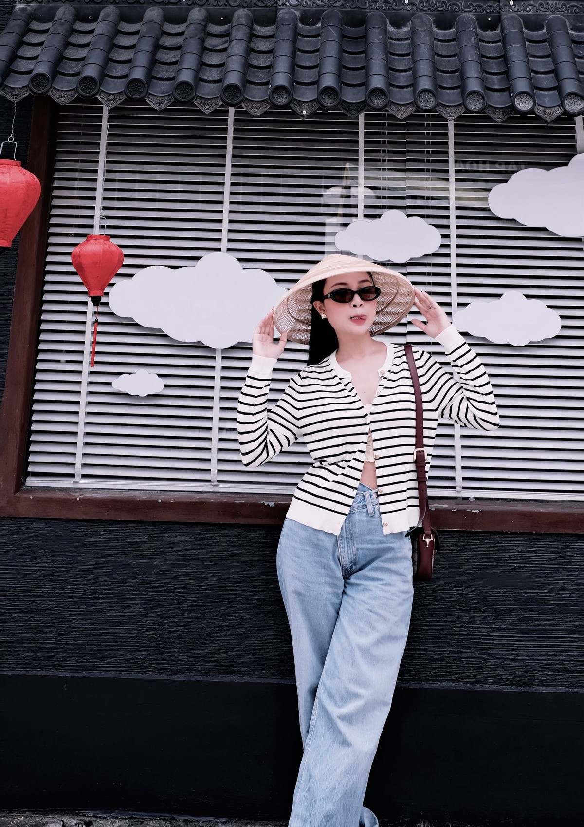 Không chỉ sở hữu nhan sắc xinh đẹp, Võ Nhật Linh (SN 1997, Nghệ An) còn khiến nhiều người ngưỡng mộ bởi cuộc sống viên mãn và sự nghiệp vững vàng.