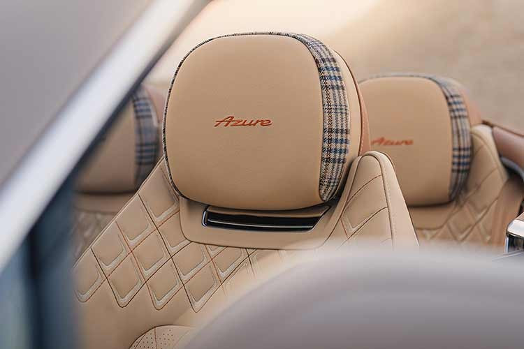 Bentley Continental GTC Azure Mulliner Qatar Edition tiếp nối thành công của khá nhiều dự án Mulliner lấy cảm hứng từ nghệ thuật và khu vực trong năm ngoái, và đó là một cách tuyệt vời để bộ phận tùy chỉnh của Bentley khởi đầu năm mới.