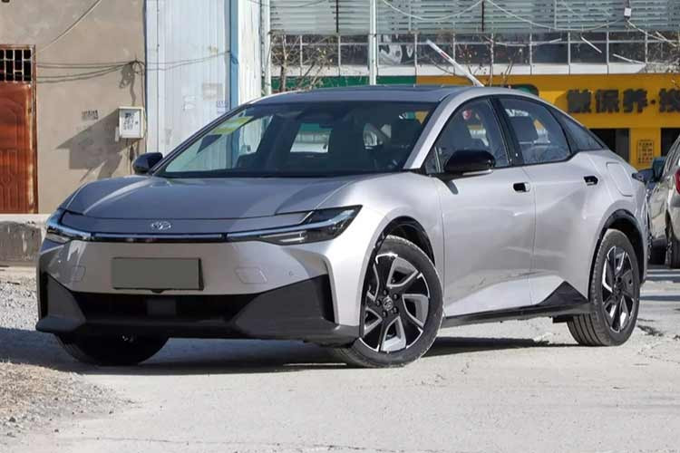 View - Toyota bZ3 2026 ra mắt "sát vách" Việt Nam, chỉ từ 409 triệu đồng | Báo Tri thức và Cuộc sống - TIN TỨC PHỔ BIẾN KIẾN THỨC 24H