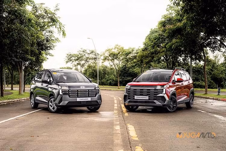 Hiện một số đại lý Hyundai tại Việt Nam đã bắt đầu nhận tiền đặt chỗ cho mẫu xe MPV Stargazer 2026. Dù hãng chưa công bố thông tin chính thức, tư vấn bán hàng cho biết xe có thể được bàn giao vào khoảng đầu quý II. Trước Việt Nam, mẫu MPV này đã lần lượt xuất hiện tại Indonesia và Malaysia, cho thấy kế hoạch mở rộng sản phẩm khá rõ ràng của Hyundai tại khu vực Đông Nam Á.