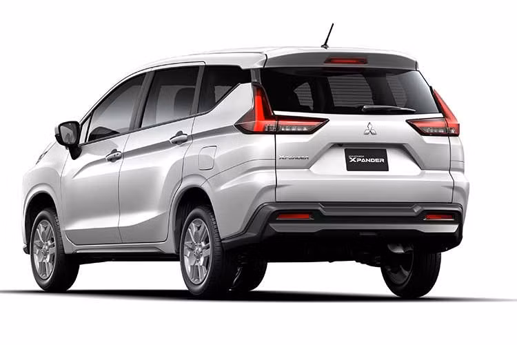 Trái tim của Xpander MT 2026 là khối động cơ 1.5L MIVEC, nổi bật với khả năng vận hành ổn định, bền bỉ và tiết kiệm nhiên liệu, phù hợp cho cả nhu cầu di chuyển hàng ngày lẫn đường dài. Xe sử dụng hộp số sàn 5 cấp linh hoạt và chủ động trong nhiều điều kiện giao thông.