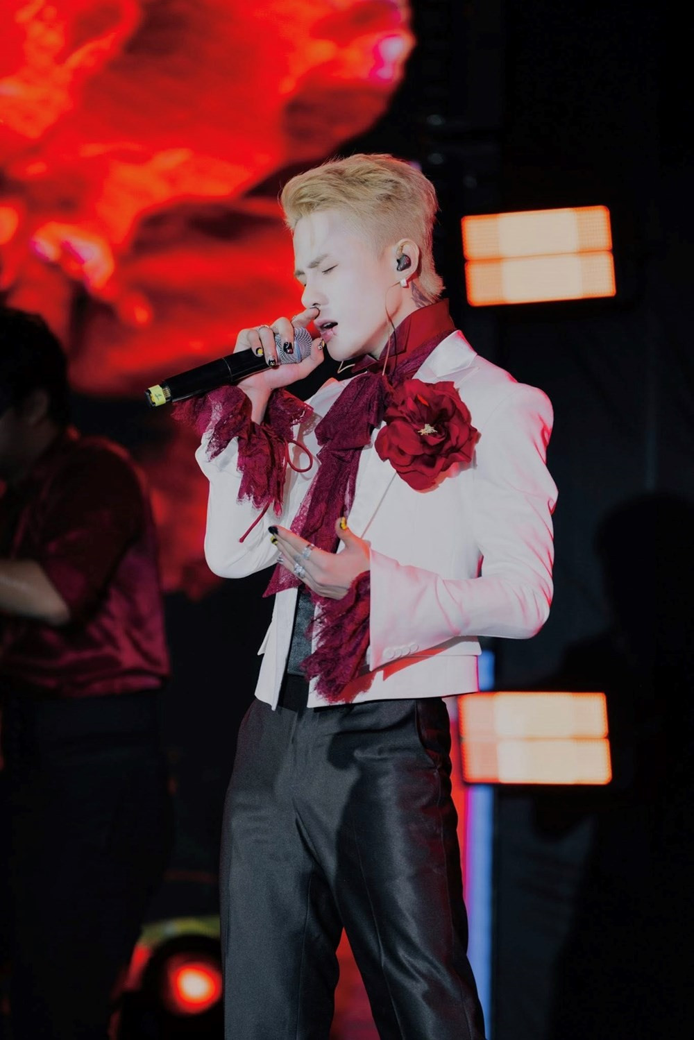 Jack liên tục dính ồn ào liên quan đến sự nghiệp biểu diễn và cả đời tư