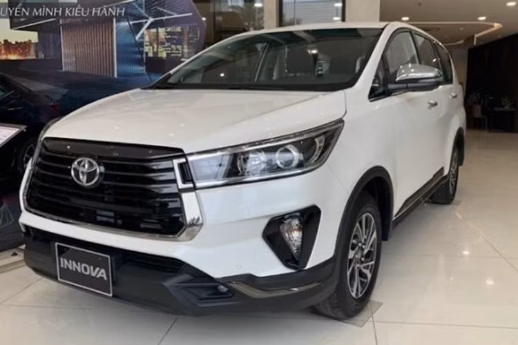 Ngoài Alphard, Toyota còn còn đóng góp thêm mẫu xe MPV là Innova với 29 chiếc, được xếp vào hãng xe có nhiều ôtô ế nhất thị trường Việt trong tháng 5/2025 vừa qua.