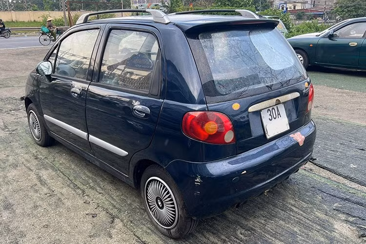 Hiện tại, những chiếc Daewoo Matiz trên sàn xe cũ chủ yếu được sản xuất từ 2005 - 2008. Giá xe Daewoo Matiz cũ đang dao dịch quanh mốc 45-83 triệu đồng, tuỳ vào chất xe (chiếc xe trong bài là phiên bản số sàn đời 2008, đang được rao bán trên sàn xe cũ với giá 45 triệu đồng, chưa thương lượng).