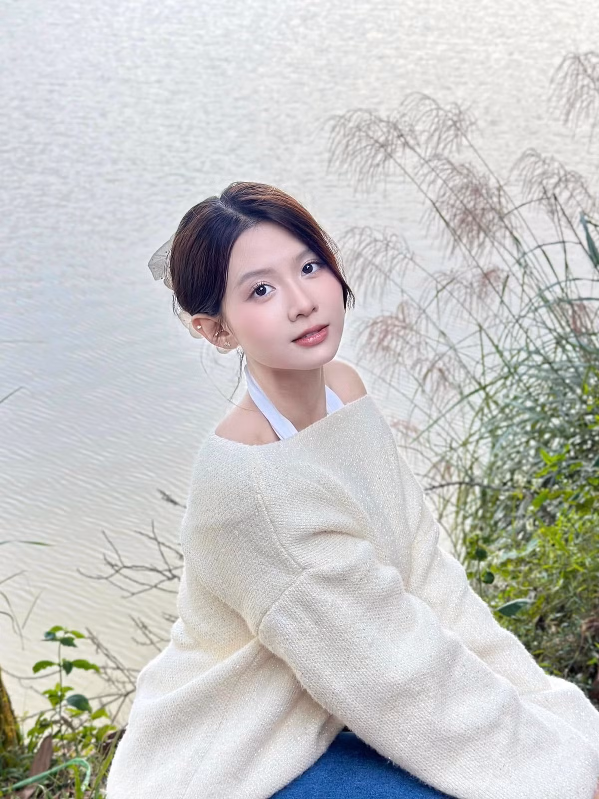 Trên mạng xã hội, Quỳnh Trang thường chia sẻ những khoảnh khắc đời thường giản dị, nhận được sự yêu mến của đông đảo khán giả.