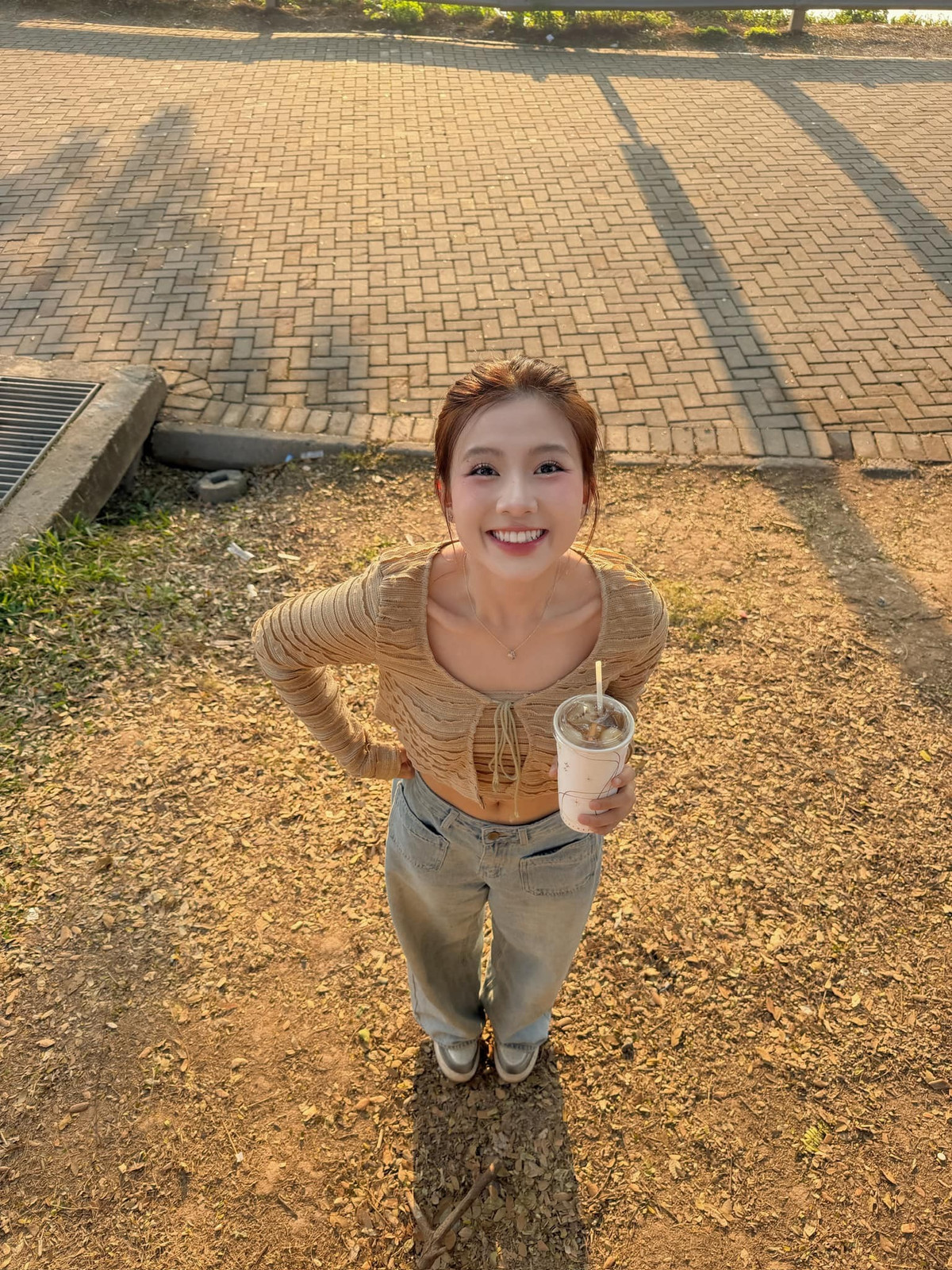 Nữ diễn viên Gen Z này gây ấn tượng với ngoại hình trong trẻo, diễn xuất tự nhiên, và sự trưởng thành qua từng vai diễn.