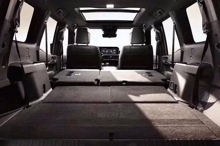 Toyota gọi triết lý thiết kế mới trên mẫu xe SUV Toyota Fortuner 2027 là “Robust Simplicity”, với bảng táp-lô hiện đại và sắc nét hơn. Xe có thể được trang bị vô-lăng thiết kế mới tích hợp nhiều nút bấm vật lý.