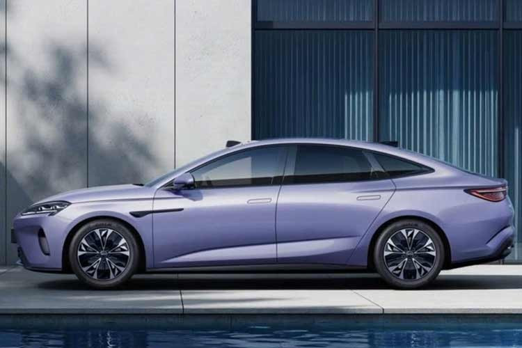 Sự kiện ra mắt mẫu xe sedan điện Seal 07 EV 2026 diễn ra sau khi BYD ghi nhận kết quả giao xe tháng 2/2026 đạt 152.430 chiếc xe năng lượng mới (NEV), tăng 16% so với cùng kỳ năm ngoái.