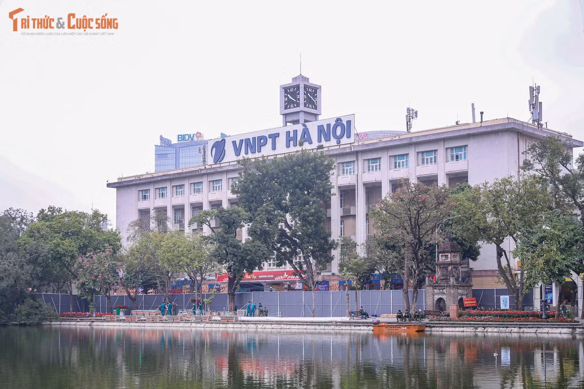 Theo kế hoạch của Ủy ban Nhân dân TP Hà Nội, dịp Tết Nguyên đán Bính Ngọ 2026, Thủ đô sẽ tổ chức bắn pháo hoa tại 33 điểm với 34 trận địa trên toàn địa bàn, trong đó bao gồm 11 trận địa pháo hoa tầm cao kết hợp tầm thấp và hỏa thuật và 23 trận địa pháo hoa tầm thấp. Tổng thời gian trình diễn dự kiến kéo dài khoảng 15 phút, bắt đầu từ 0h00 đến 0h15 ngày 17/2/2026, tức đúng thời khắc giao thừa chuyển giao năm cũ sang năm mới.