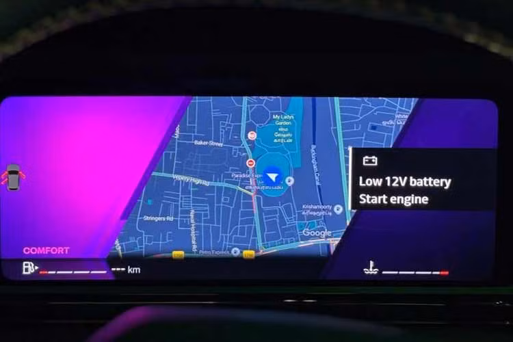 Renault cũng tích hợp dịch vụ Google Automotive Services vào Duster thế hệ mới, cho phép truy cập Google Maps và Google Assistant thông qua hệ thống thông tin giải trí OpenR Link.