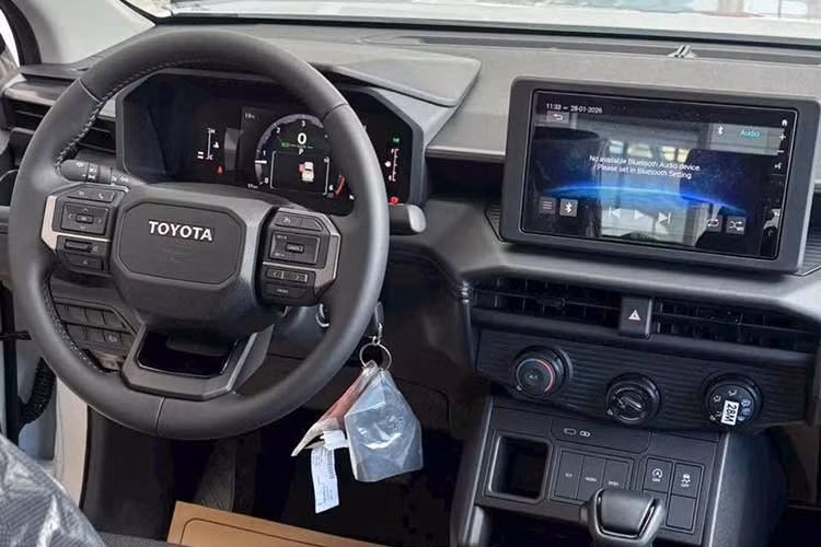 Ở mảng an toàn và hỗ trợ lái, chỉ bản Trailhunter được trang bị gói ADAS với các tính năng như hỗ trợ giữ làn đường, phanh khẩn cấp tự động, đèn chiếu xa thông minh, kết hợp camera 360 độ, cảm biến áp suất lốp và cảm biến hỗ trợ đỗ xe. Các phiên bản thấp hơn chỉ có camera lùi và 6 cảm biến hỗ trợ đỗ xe.