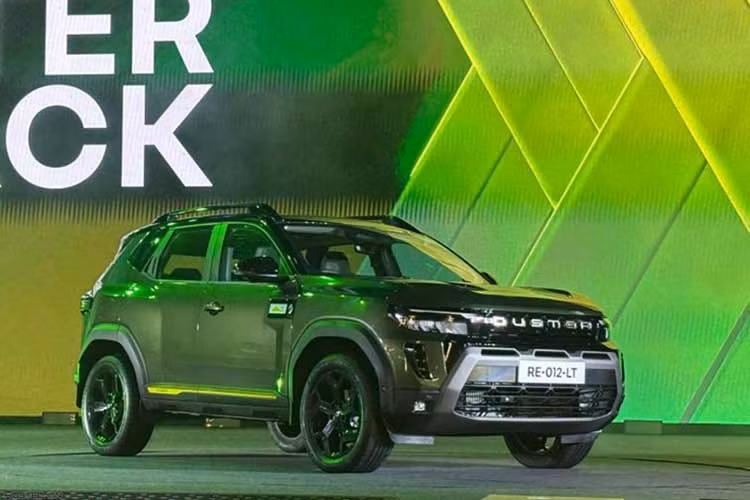 Năm 2025, Duster chiếm 14% doanh số bán xe du lịch tại Ấn Độ, khi Renault bán được hơn 200.000 chiếc tại một quốc gia có 1,4 tỷ dân. Xe SUV chiếm gần 55% doanh số bán xe du lịch, so với chỉ 12% khi Duster mới ra mắt tại nước này. Duster tiếp tục phát huy những ưu điểm vốn có bền bỉ, đáng tin cậy và giá cả phải chăng. Và nay được tái thiết kế dành riêng cho thị trường Ấn Độ.