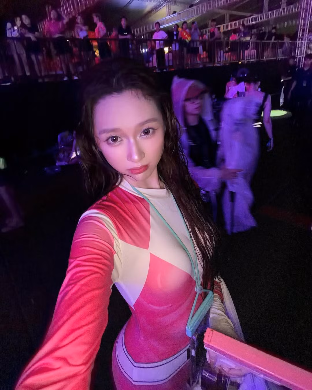 Karty Chang được xem là một trong những "bóng hồng" nổi bật và có gu nhất tại sự kiện Waterbomb năm nay.