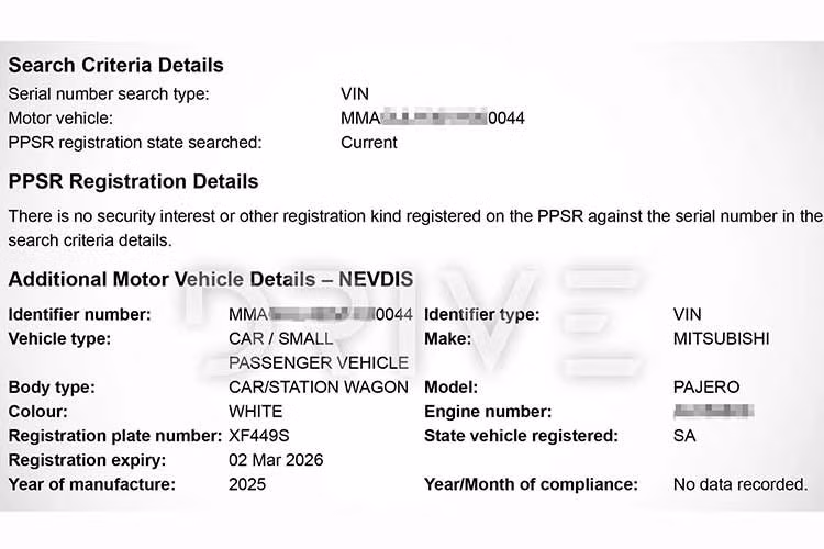 Đáng chú ý, chiếc xe này được cơ quan đăng kiểm ghi nhận là “Mitsubishi Pajero 2025”, chứ không phải “Pajero Sport”, làm dấy lên kỳ vọng rằng tên gọi Pajero sẽ chính thức trở lại trên phiên bản hoàn toàn mới.