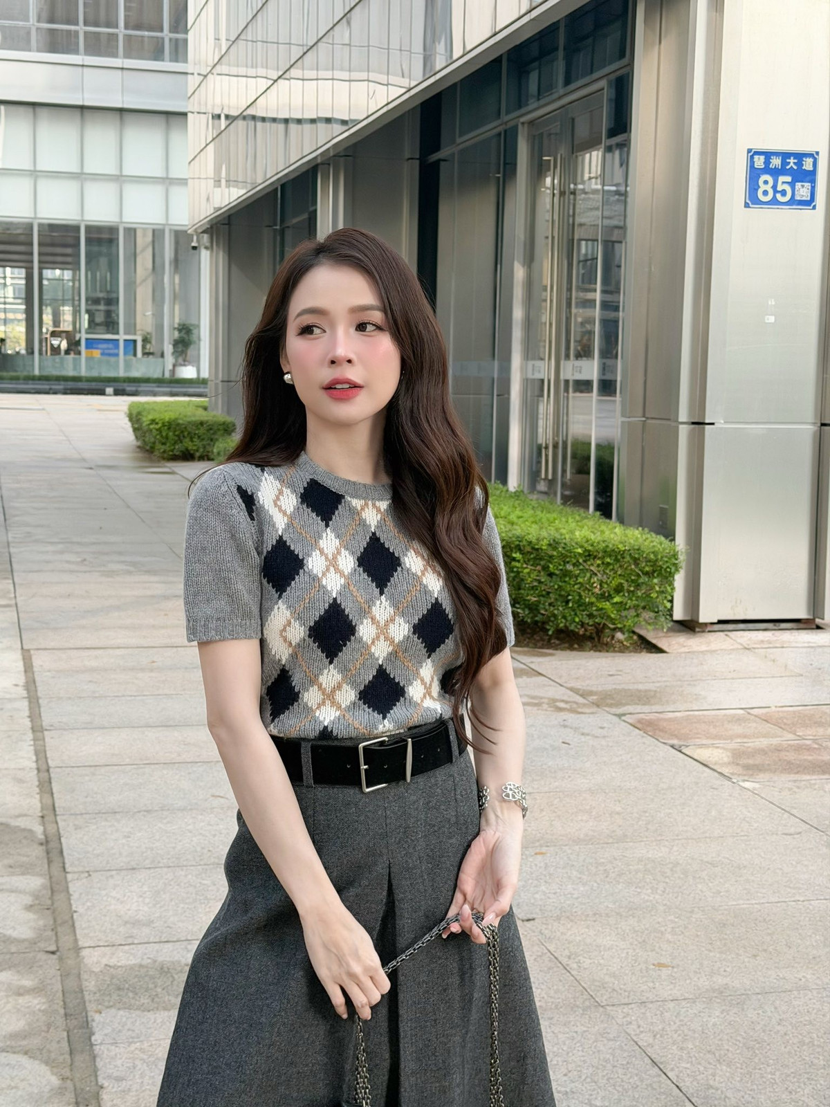 Không ít người bất ngờ khi nhìn lại hành trình “lên hương” nhan sắc của Sam sau sinh.