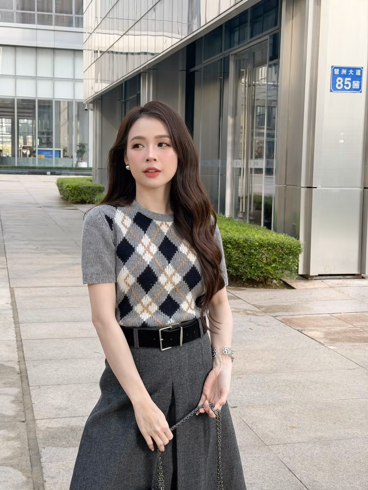 Không ít người bất ngờ khi nhìn lại hành trình “lên hương” nhan sắc của Sam sau sinh.