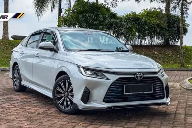 Toyota Vios thế hệ mới đã được giới thiệu tại 6 quốc gia Đông Nam Á, khởi đầu từ Thái Lan, sau đó lần lượt đến Lào, Campuchia, Indonesia, Brunei và gần nhất là Malaysia vào tháng 3/2023. Tuy nhiên, đến thời điểm hiện tại, Toyota Việt Nam vẫn chưa công bố kế hoạch ra mắt chính thức, khiến không ít người dùng cảm thấy sốt ruột.