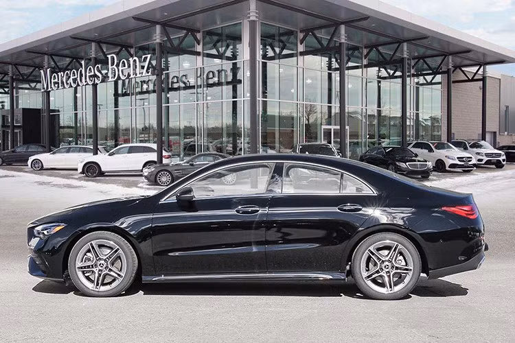 Dù vậy, nhà máy Stuttgart-Untertürkheim của hãng vẫn có thể mở rộng năng lực lên hàng trăm nghìn xe mỗi năm nhờ sử dụng nền tảng MMA mới, nền tảng này sẽ được chia sẻ cho nhiều mẫu xe khác trong tương lai.