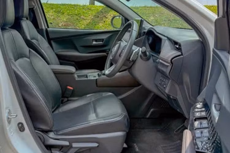 Tùy từng thị trường, Vios thế hệ mới sẽ có các tùy chọn động cơ gồm 1.2L, 1.3L và 1.5L. Đáng chú ý, tại Thái Lan và Malaysia, Toyota còn cung cấp thêm phiên bản Gazoo Racing (GR) thể thao, phục vụ cả mục đích thương mại lẫn thi đấu trong các giải đua địa phương. Tại Philippines, báo chí địa phương nhận định chắc chắn Vios 3035 sẽ được ra mắt trong năm nay.