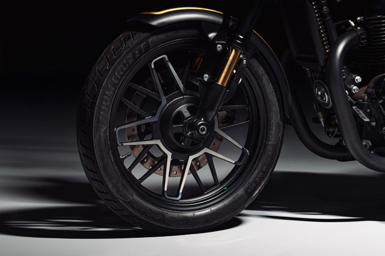 Đợt phát hành chỉ giới hạn 100 chiếc, mỗi chiếc được đánh số riêng biệt và phân phối tại các thị trường Ấn Độ, Châu Âu, Bắc Mỹ cùng khu vực Châu Á – Thái Bình Dương.