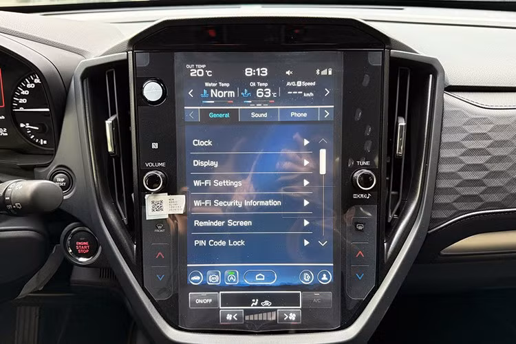 Forester mới được trang bị khoang hành lý rộng rãi và đa dụng cùng cốp điện tích hợp cảm biến đá chân (Kick Sensor) tiện lợi. Cửa sổ trời chỉnh điện chống kẹt, có thể điều chỉnh độ nghiêng kính. Hàng ghế sau gập linh hoạt theo tỷ lệ 60/40, mang đến sự tiện nghi, linh hoạt và thoại mái tối đa cho mọi nhu cầu sử dụng.