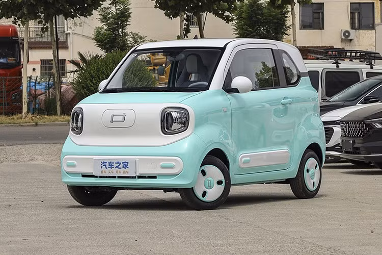 Có thể thấy so với xe ở Việt Nam, Bestune Pony dành cho Trung Quốc rẻ hơn nhưng lại sở hữu mô-tơ điện mạnh hơn và trang bị cũng "xịn sò" hơn.