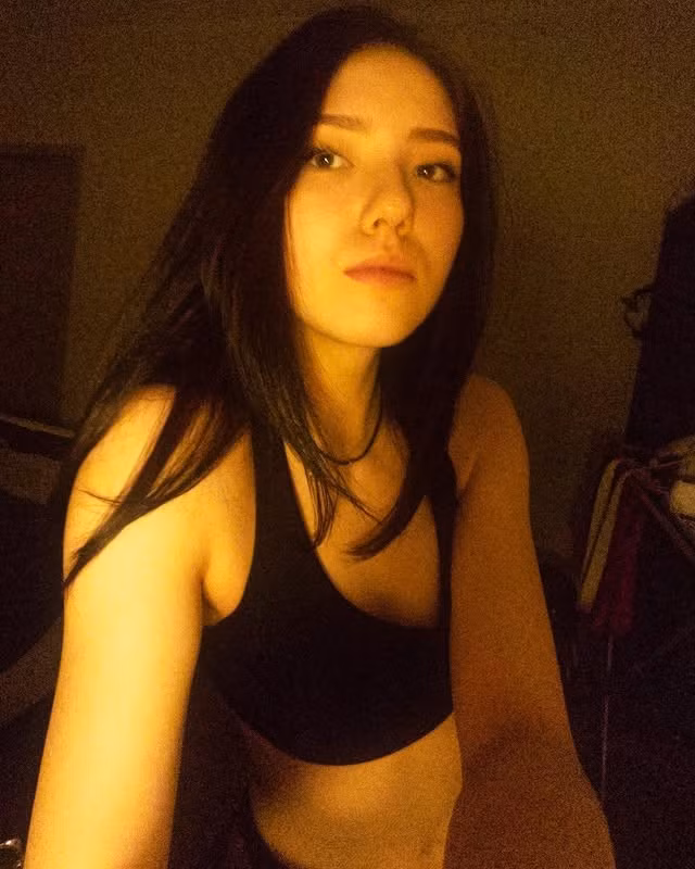 Mỗi bức ảnh trên Instagram của Kamilla đều nhận được hàng ngàn lượt yêu thích, chứng minh sức hút không nhỏ của cô nàng trong cộng đồng mạng quốc tế.