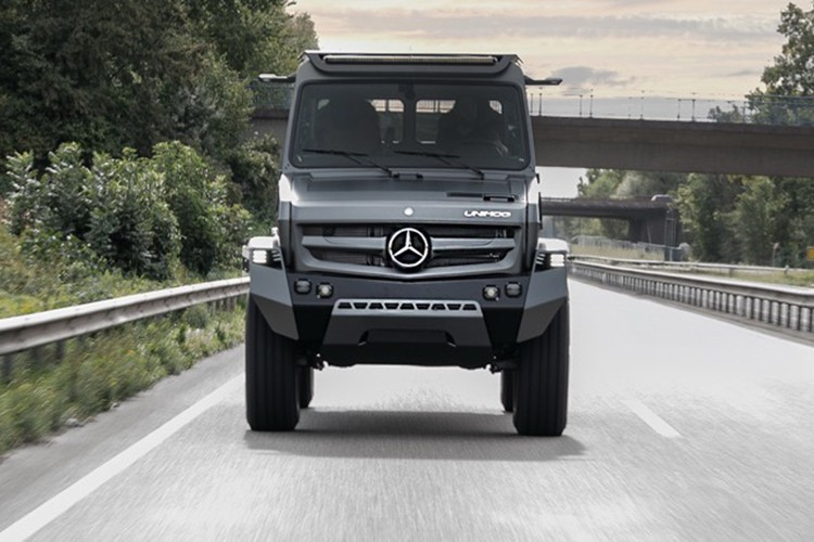 Cabin kép cung cấp chỗ cho tối đa 4 người. Hệ thống MirrorCam cũng được lắp đặt: camera kỹ thuật số và màn hình thay thế gương chiếu hậu truyền thống, mang lại tầm nhìn toàn diện tốt hơn và an toàn nâng cao.