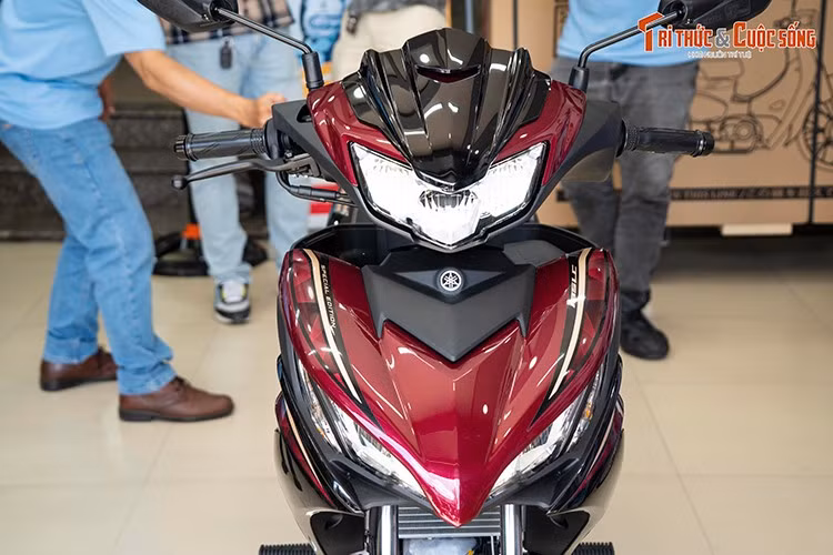 Xe vẫn sở hữu nhiều nét tương đồng Yamaha Exciter 135 từng bán ở Việt Nam. Bản thân Yamaha 135LC là tên gọi tại thị trường Malaysia của Yamaha Exciter 135. Phần đầu xe được trang bị cụm đèn chiếu sáng chính dạng LED, yếm xe với nhiều chi tiết cắt xẻ khí động học.