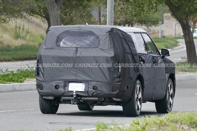 Trong bối cảnh cạnh tranh khốc liệt ở phân khúc SUV cỡ trung, việc Hyundai “lắng nghe” thị trường qua những điều chỉnh nhỏ nhưng hiệu quả có thể là chiến lược khôn ngoan để duy trì đà tăng trưởng và sức hút thương hiệu cho SantaFe trong những năm tới.