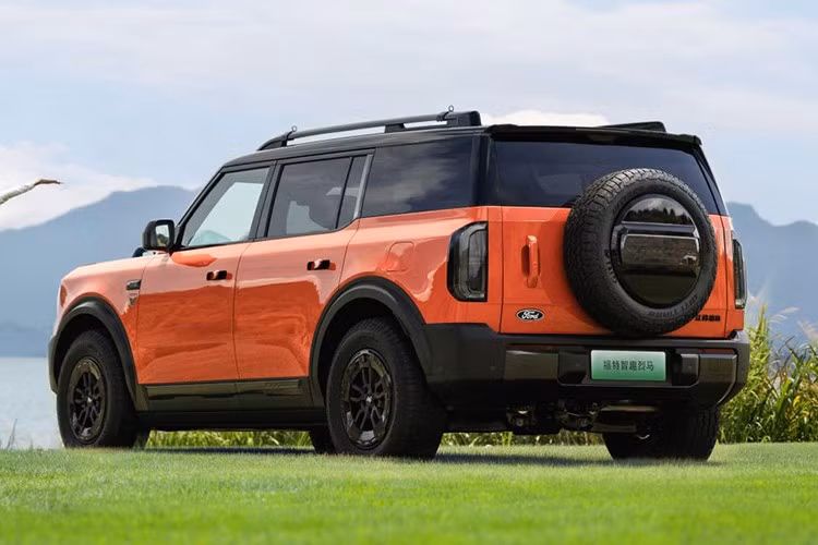 Ở phiên bản EREV, xe kết hợp động cơ xăng 4 xi-lanh, tăng áp, dung tích 1.5L với 2 mô-tơ điện và pin 43,7 kWh. Tổng công suất của xe đạt 416 mã lực và mô-men xoắn cực đại là 600 Nm. Đồng thời, xe có thể chạy tối đa 220 km chỉ bằng mô-tơ điện.