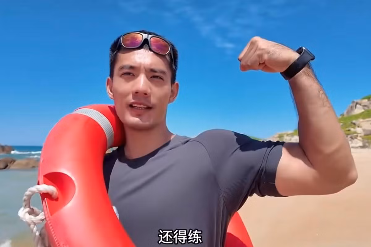 Khi đến rạn san hô, Ye quá yếu, không thể trèo lên từ phía trước, khiến cả hai người cứu hộ phải quay sang phía bên kia. Sau gần 30 phút nỗ lực, cuối cùng họ cũng đẩy được Ye lên rạn san hô. Sau đó, Li bơi trở lại để lấy thiết bị cứu sinh và đưa Ye vào bờ thành công.