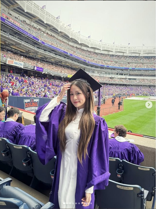 Vài tháng qua, rich kid Chao (tên thật Châu Anh, sinh năm 2003) - hot girl có hơn 3 triệu follow trên các nền tảng - biến mất trên mạng xã hội. Sự im lặng của cô nàng khiến những người theo dõi tò mò, chú ý.