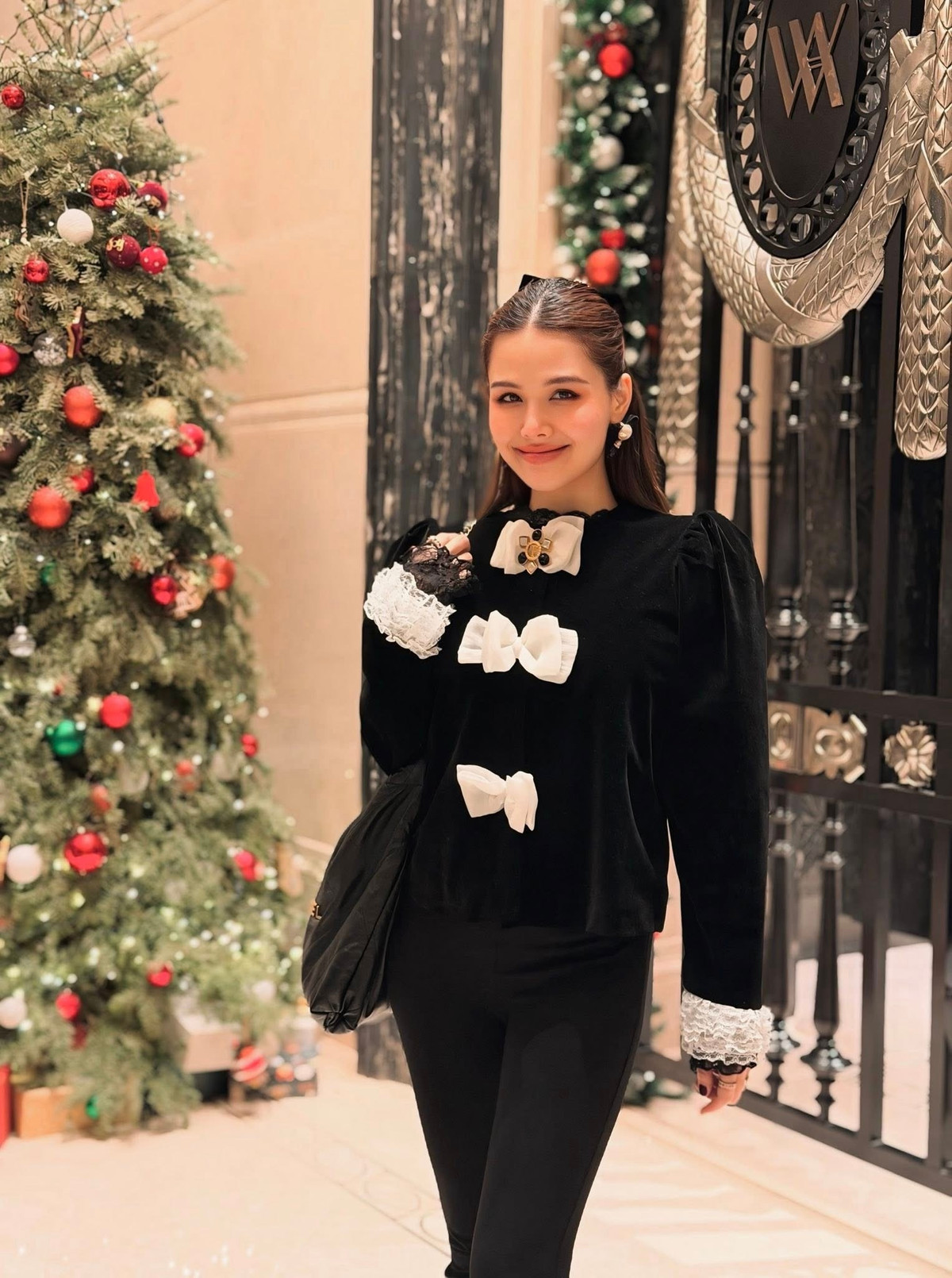 Ở thời điểm đang trên đà phát triển sự nghiệp, nữ diễn viên bất ngờ rẽ hướng sang cuộc sống gia đình, khiến không ít khán giả tiếc nuối.