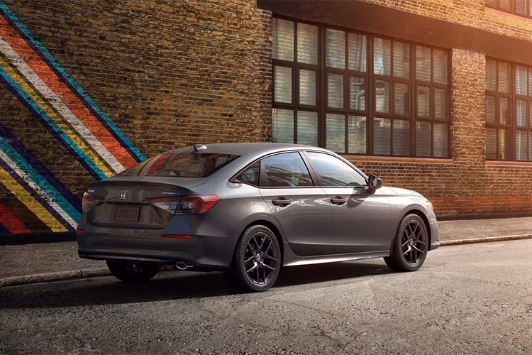 Đây là cấu hình duy nhất còn được phân phối tại châu Âu, sau khi Honda ngừng nhận đơn đặt hàng cho Civic Type R. Bản động cơ 150 mã lực từng bán ở Mỹ chưa từng xuất hiện tại thị trường này.