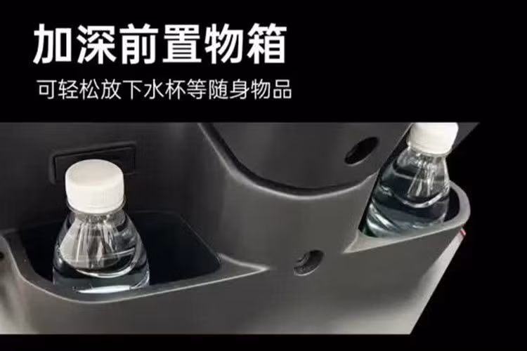 Thiết kế tổng thể mang phong cách hiện đại, mạnh mẽ với mặt trước hình nêm sắc nét, cụm đèn pha đặt cao hỗ trợ tầm nhìn ban đêm hiệu quả. Đồng hồ tốc độ analog truyền thống kết hợp với đèn hậu LED độ sáng cao, vừa cổ điển vừa tiện dụng.