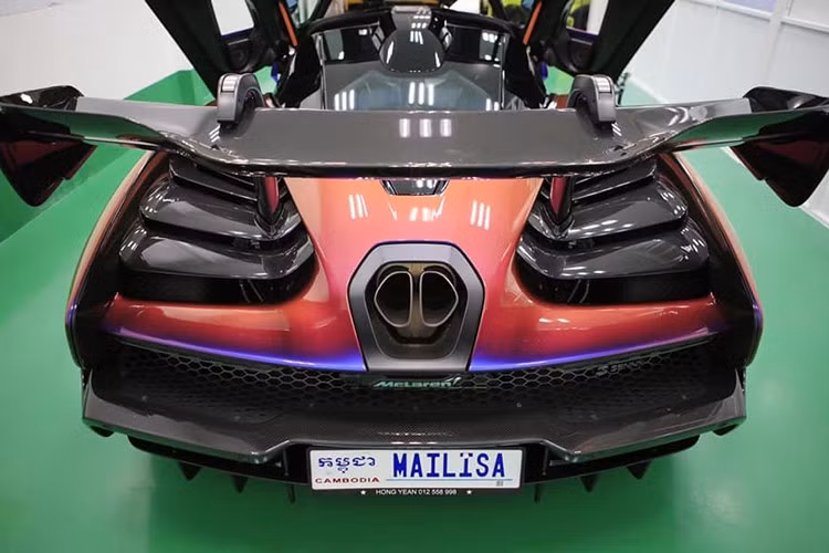 Hệ truyền động của xe McLaren Senna vẫn sử dụng khối động cơ V8, dung tích 4.0 lít, tăng áp kép sản sinh ra công suất tối đa 789 mã lực và mô-men xoắn cực đại 800 Nm.