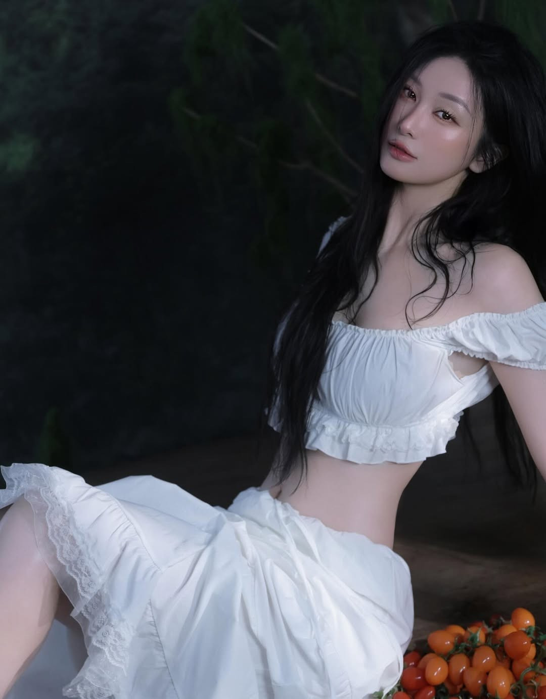 Jun Vũ là một trong số ít những diễn viên trẻ không ngừng làm mới hình ảnh của mình. Từ những vai diễn thành công trên màn ảnh rộng đến những bộ ảnh thời trang độc đáo, cô luôn biết cách để lại ấn tượng mạnh mẽ trong lòng công chúng.