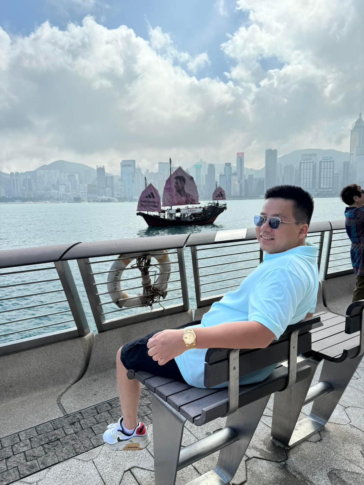 Sau đó, Khoa Pug thông báo sẽ thực hiện hành trình xuyên Việt - trải nghiệm và review các địa danh trong nước sau nhiều năm chuyên làm review ở nước ngoài.