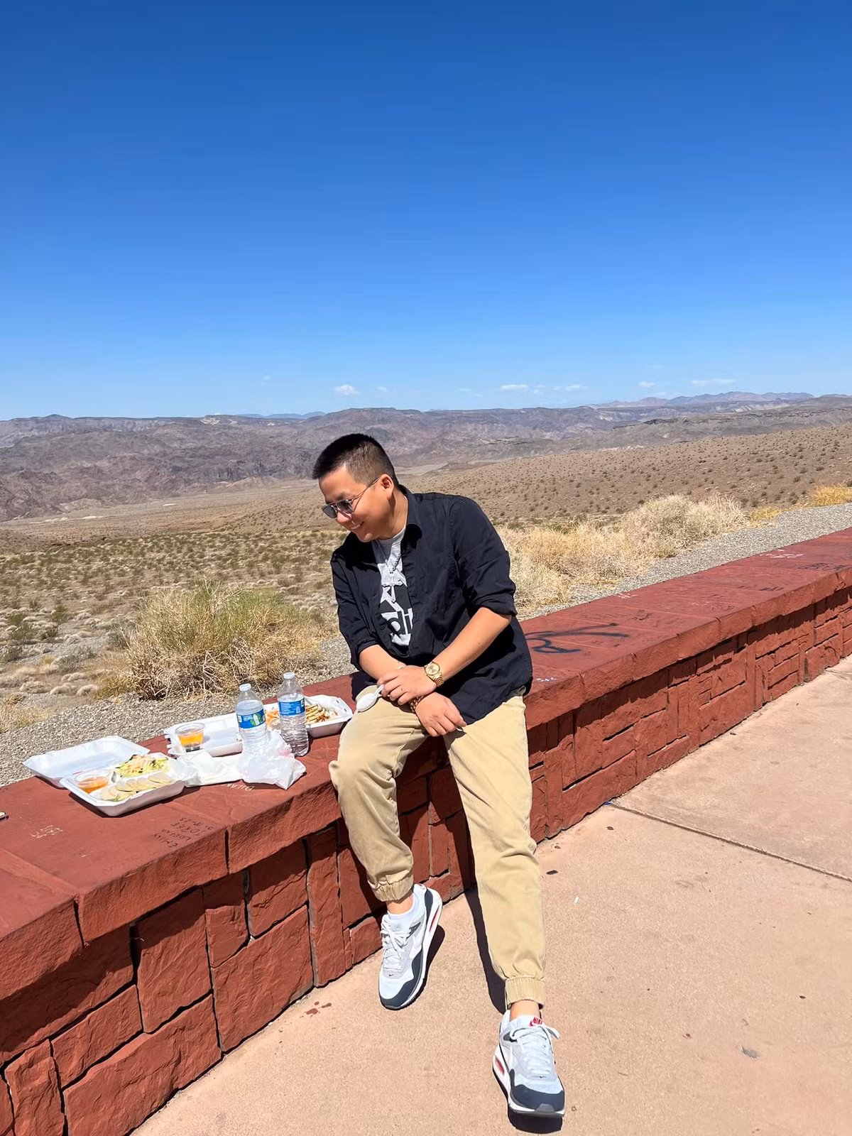 Nhân dịp 2/9, Khoa Pug có chuyến đi ra miền Bắc và mong muốn quảng bá du lịch, ẩm thực cùng với các tour guide local (hướng dẫn viên người địa phương). Anh cho biết có hàng nghìn người đã gửi tin nhắn, email để "ứng cử" trở thành người hướng dẫn cho Khoa Pug tại địa phương anh sẽ đi qua.