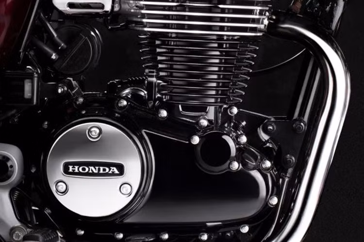 Danh sách trang bị tiêu chuẩn của CB350C Special Edition bao gồm bộ ly hợp chống trượt, hệ thống kiểm soát lực kéo cơ bản, ABS hai kênh, đèn pha LED toàn phần và bảng đồng hồ bán kỹ thuật số với kết nối điện thoại thông minh và hỗ trợ giọng nói.