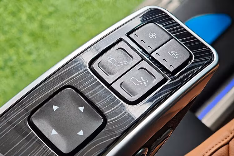 Tại Việt Nam, Kia Carnival không còn dùng động cơ xăng V6 nữa. Do đó, Kia Carnival Thacoroyal nhiều khả năng sẽ dùng hệ truyền động hybrid.