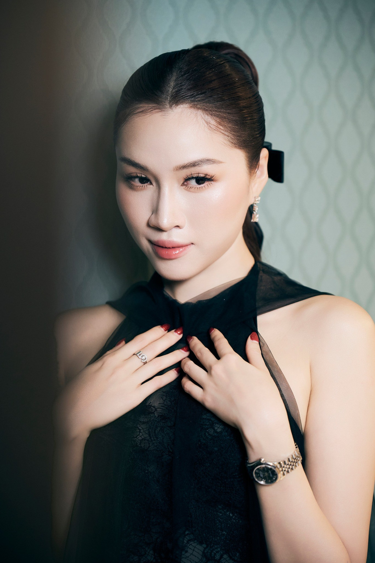 Từ một người đẹp bước ra từ các cuộc thi nhan sắc đến hình ảnh MC song ngữ hàng đầu, Thanh Thanh Huyền cho thấy sự trưởng thành rõ nét cả về phong thái lẫn tư duy nghề nghiệp.