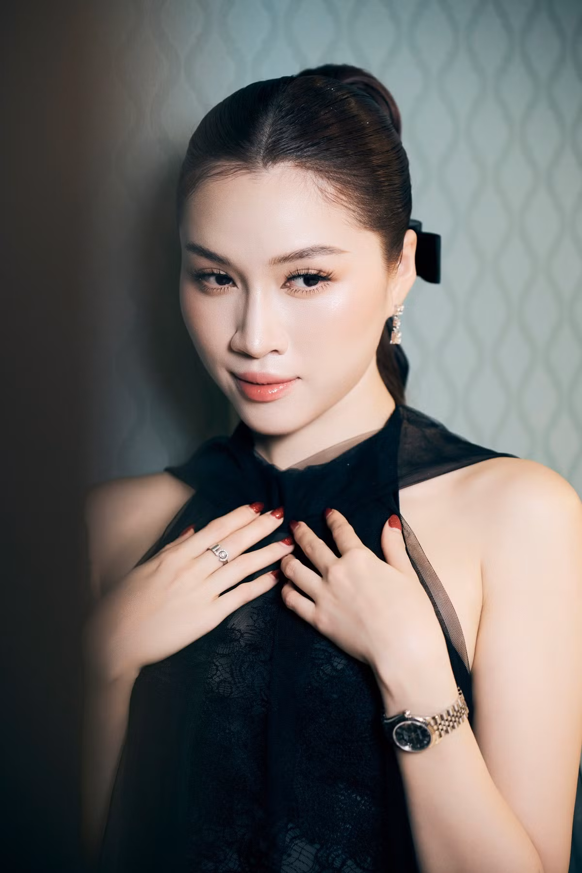 Từ một người đẹp bước ra từ các cuộc thi nhan sắc đến hình ảnh MC song ngữ hàng đầu, Thanh Thanh Huyền cho thấy sự trưởng thành rõ nét cả về phong thái lẫn tư duy nghề nghiệp.