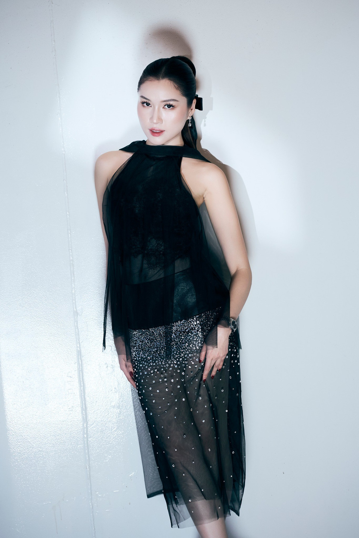 Những thành tích này không chỉ khẳng định nhan sắc mà còn cho thấy sự nghiêm túc, bền bỉ của Thanh Thanh Huyền trên hành trình hoàn thiện bản thân.