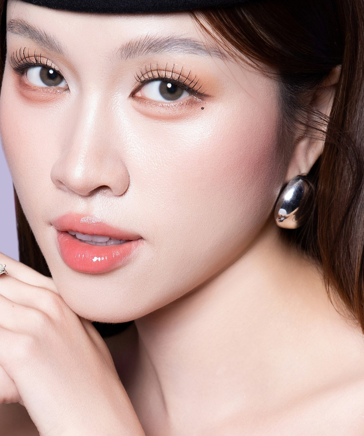 Đặc biệt, khả năng dẫn dắt lưu loát “3000 chữ, 75 tên riêng không cần kịch bản” đã giúp Thanh Thanh Huyền được ưu ái gọi bằng biệt danh “MC 3000 chữ”, trở thành hình mẫu MC chuyên nghiệp, bản lĩnh trên sân khấu lớn.