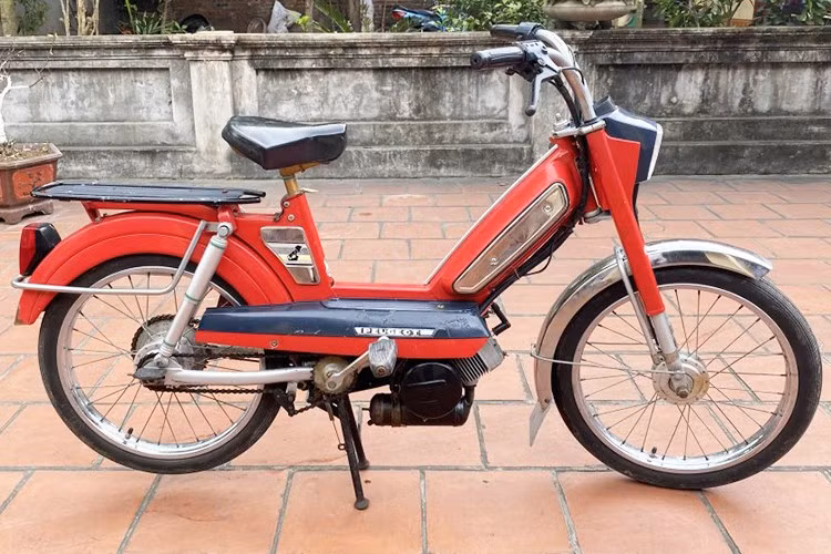 Peugeot 103 đặc biệt được ưa chuộng tại nhiều nước, trong đó có cả Việt Nam. Không khó để tìm thấy những ý kiến cho rằng đây là một trong những mẫu moped mang tính biểu tượng nhất từng được sản xuất. Mẫu xe này gắn liền với đời sống thường nhật, từ đô thị đến nông thôn. Hơn 50 năm sau, Peugeot tin rằng công thức thành công đó vẫn có thể phát huy hiệu quả trong kỷ nguyên xe điện.