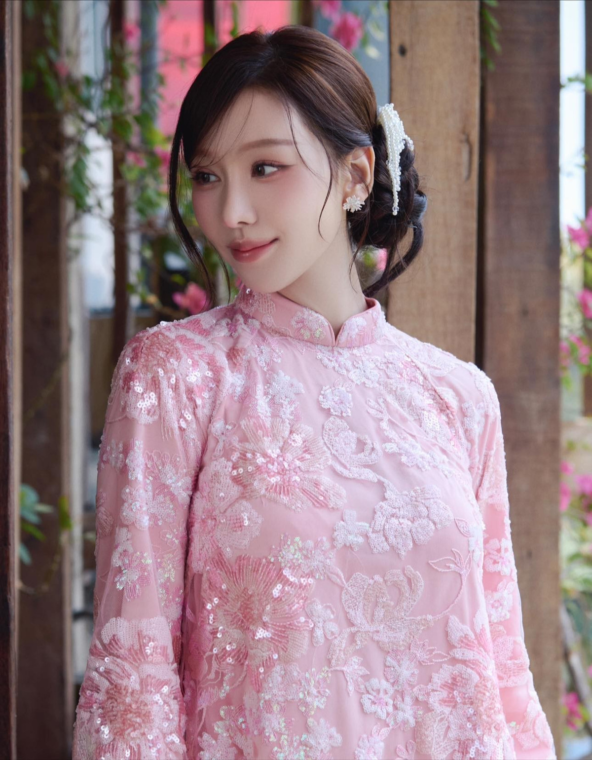 Bên cạnh hoạt động thời trang và hình ảnh, Min vẫn được đánh giá là một trong những ca sĩ nữ giữ được phong độ ổn định trong làng nhạc Việt. Dù không xuất hiện dày đặc, mỗi sản phẩm của cô đều được đầu tư chỉn chu, mang màu sắc riêng và nhận được sự đón nhận tích cực từ công chúng.