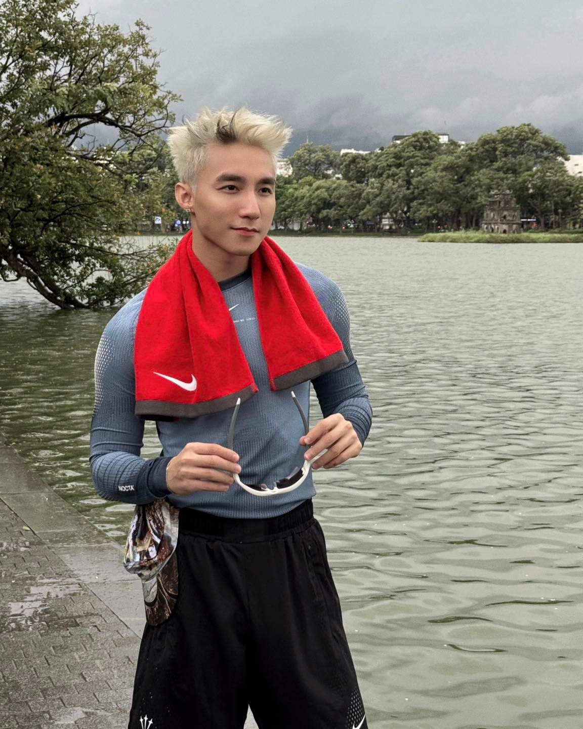 Năm 2016, Sơn Tùng thành lập công ty giải trí riêng M-TP Entertainment, đánh dấu bước chuyển mình sang vai trò nhà sản xuất và người dẫn dắt thế hệ nghệ sĩ trẻ.