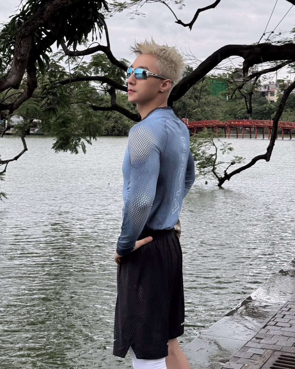 Không chỉ là ca sĩ biểu diễn, Sơn Tùng còn là nhạc sĩ tự sáng tác phần lớn các ca khúc của mình. Anh được xem là một trong số ít nghệ sĩ Việt có khả năng định hình xu hướng âm nhạc và tạo ảnh hưởng mạnh mẽ đến thị hiếu của giới trẻ.